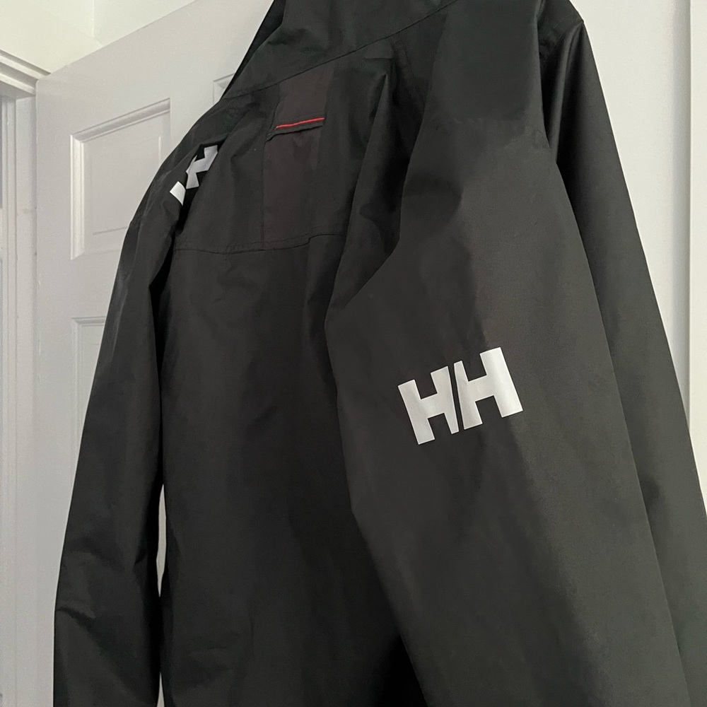 Helly Hansen Black Raincoat Sporty Weather-Resistant